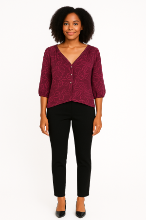 Bagatelle Collection Floral Textured Top - Size M